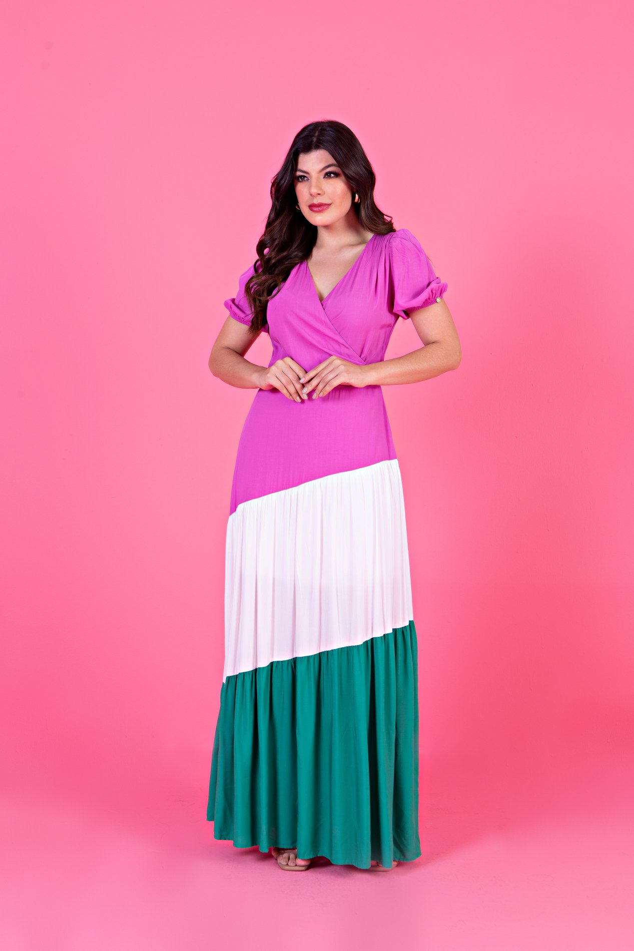 Vestido Longo de Viscose Lisa Bicolor e Decote Em V Transpassado