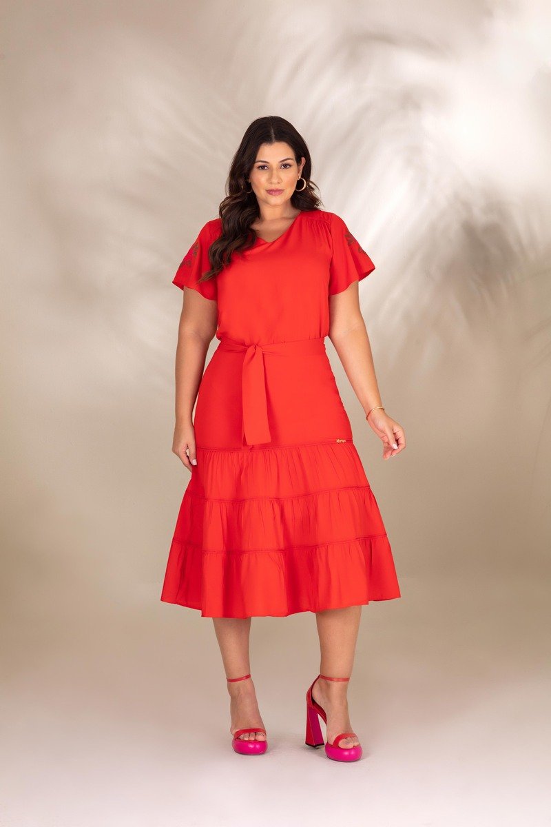 Vestido Plus Size Super Midi De Viscose Lisa Com Bordado Hadaza